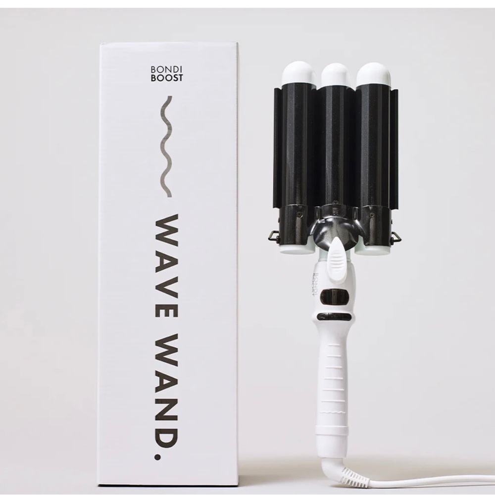 Wave Wand creates flawless hair waves.